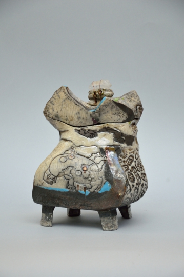 Uccello, cm 18x24x15, ceramica raku e cristallo di rocca, 2014