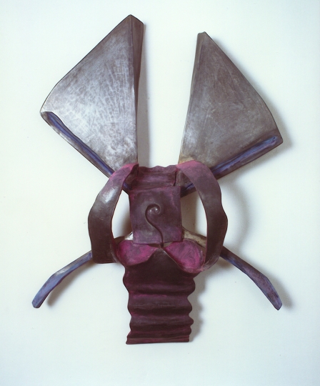 Alipede, cm. 84x60x14, legno e piombo, 1986